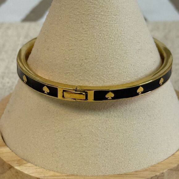 Kate Spade Spot The Spade Black & Gold Enamel Hinged Bracelet - Picture 2 of 6